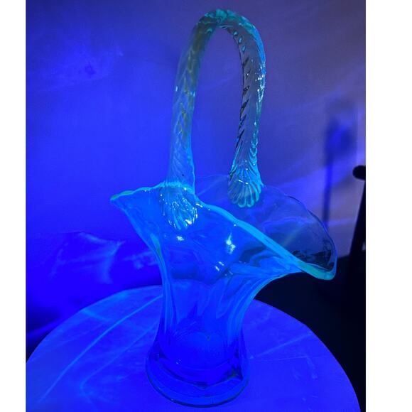 Tiffin-Franciscan 310-1-2 Blue Depression Glass Wedding Basket 9" UV Reactive - Picture 4 of 7